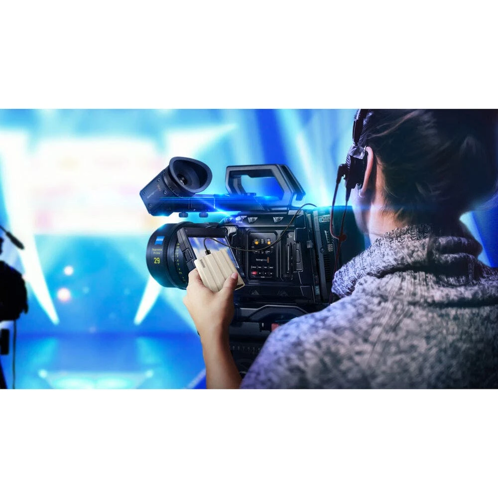 Samsung T7 Shield 4TB USB 3.2 Portable SSD - Black 11 Samsung T7 Shield 4TB USB 3.2 Portable SSD - Black - Image 11