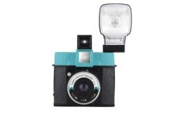 Lomography Diana Instant Square Deluxe Kit -Nikon Shop 19704 lomography diana instant square deluxe kit 02