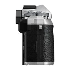 OM SYSTEM OM-5 14-150mm Lens Kit - Silver -Nikon Shop om system 0014 c37 om 5 slv leftside