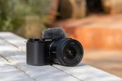 Sony E 11mm F1.8 Lens 15 Sony E 11mm F1.8 Lens -Nikon Shop vx8028 zv e10 productcut